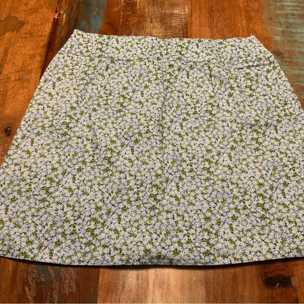 🌸🌸 Chaus Green and White Floral A-Line Skirt